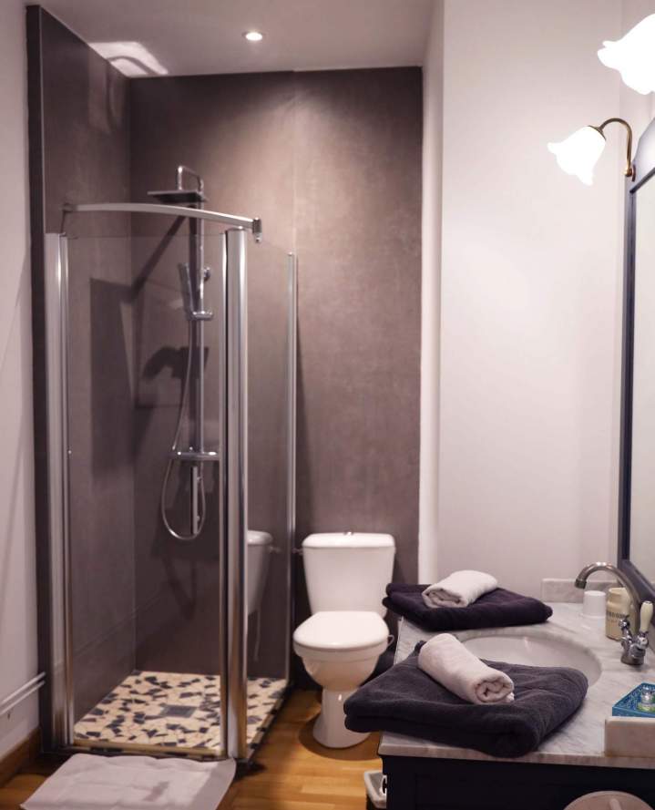 Salle de bains avec toilettes Niort